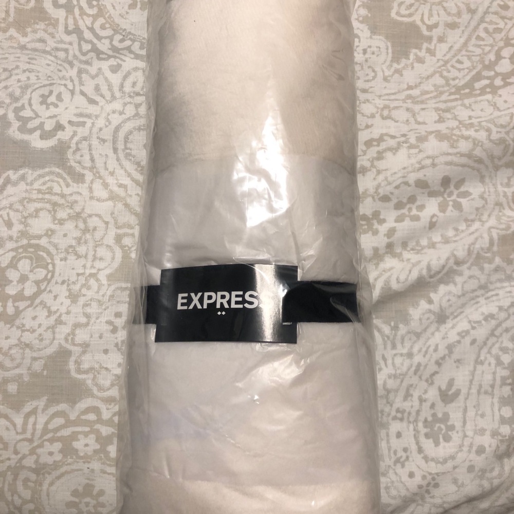 White Express blanket